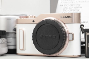 2026年09月30日に一心堂が買取したPanasonic LUMIX GF10 ダブルレンズキット DC-GF10W ホワイトの画像